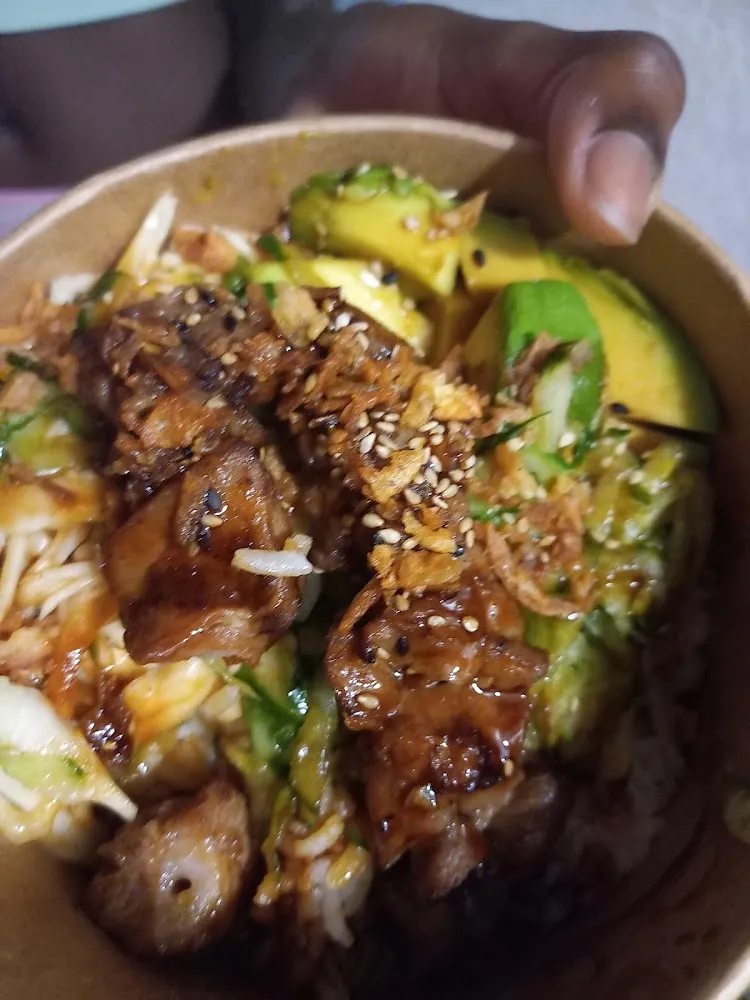 Soit Disant Poke Bowling Poulet En Fait c'est Du Porc